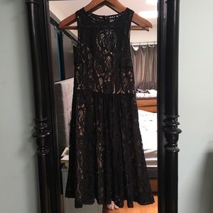 Stella lace sleeveless dress
